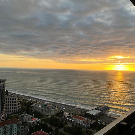 Orbi City Seaview 巴统 外观 照片